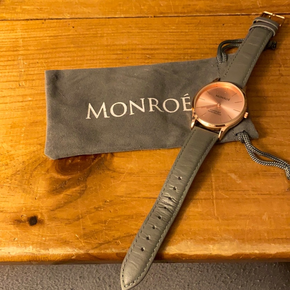 Gently used Monroé Maéstro watch